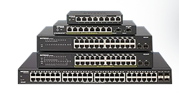 NETGEAR ギガビット5ポート アンマネージスイッチ GS305P GS305P | 5 Port Gigabit Ethernet Unmanaged Switch with 4-Port PoE